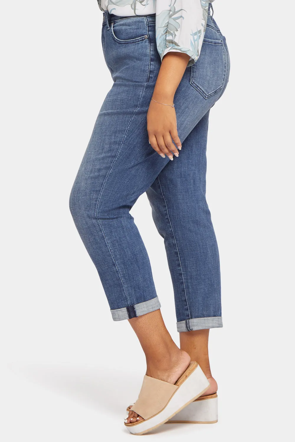 Margot Girlfriend Jeans In Plus Size - Caliente