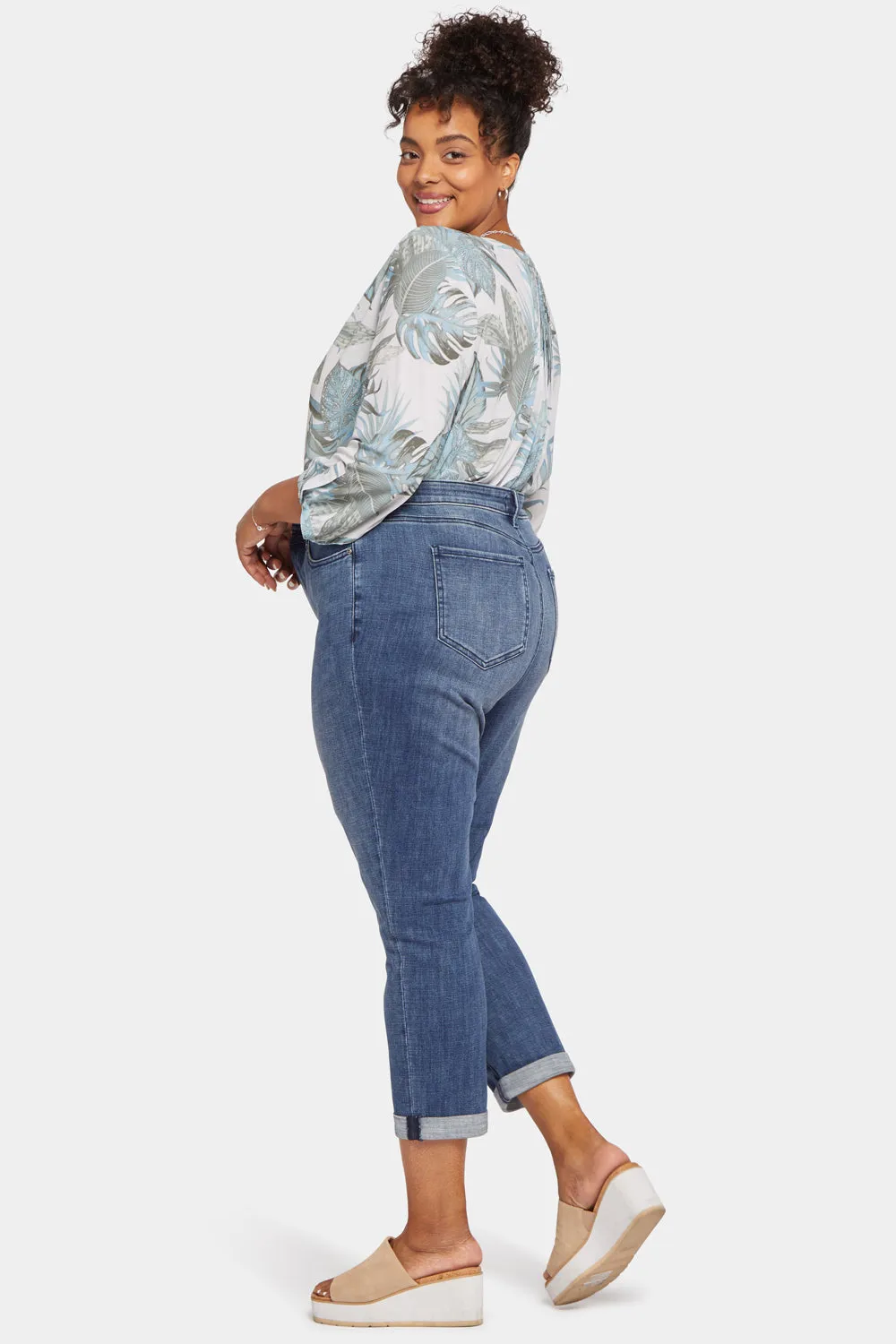 Margot Girlfriend Jeans In Plus Size - Caliente