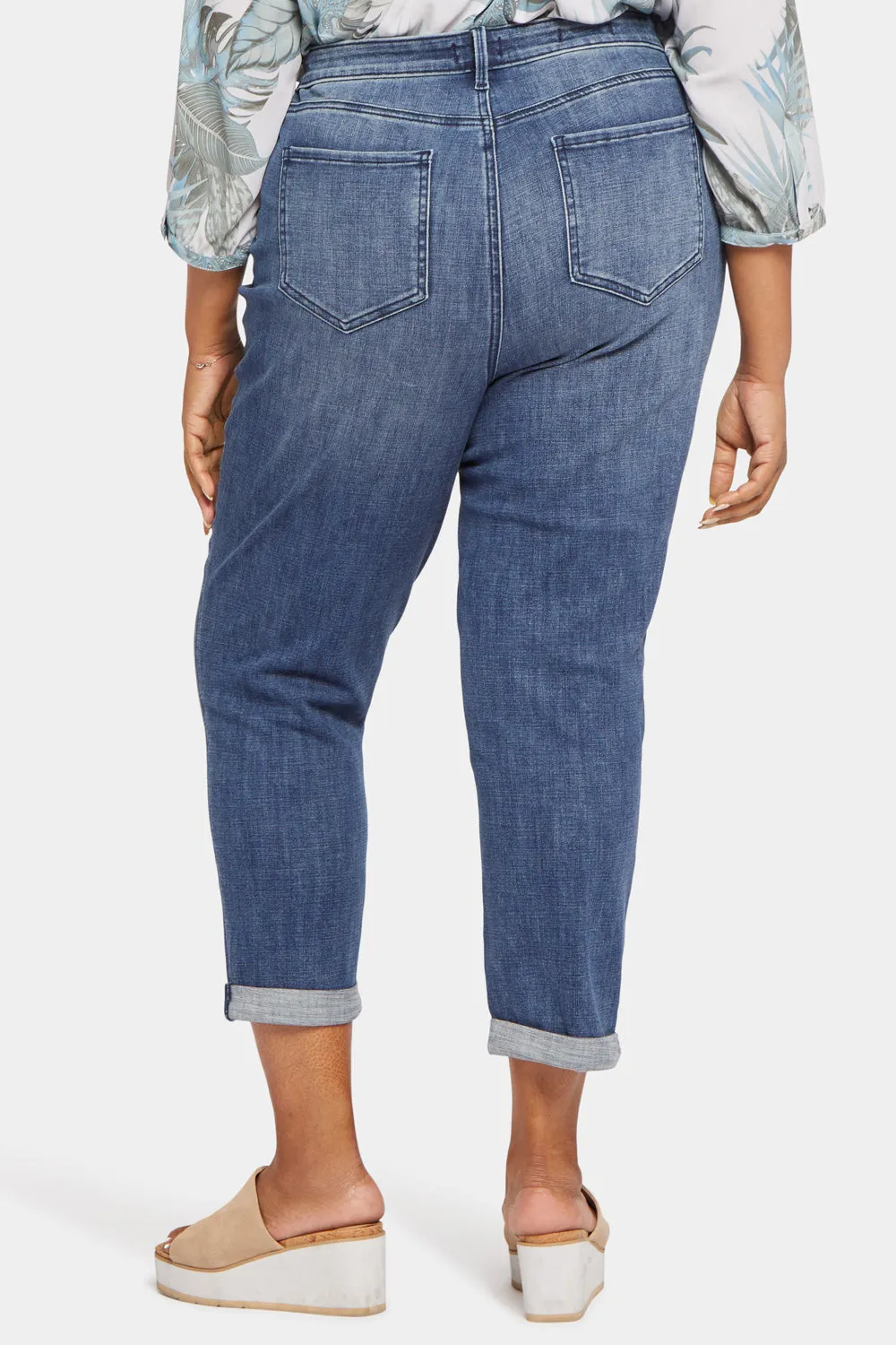 Margot Girlfriend Jeans In Plus Size - Caliente